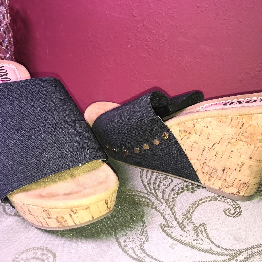 XOXO Soft black, Cork Wedges